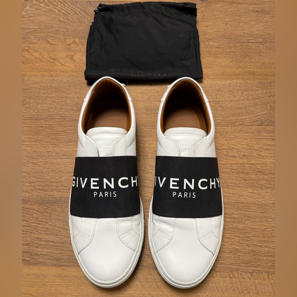 Givenchy Men's White and Black Logo Sneakers - Picture 2 of 7